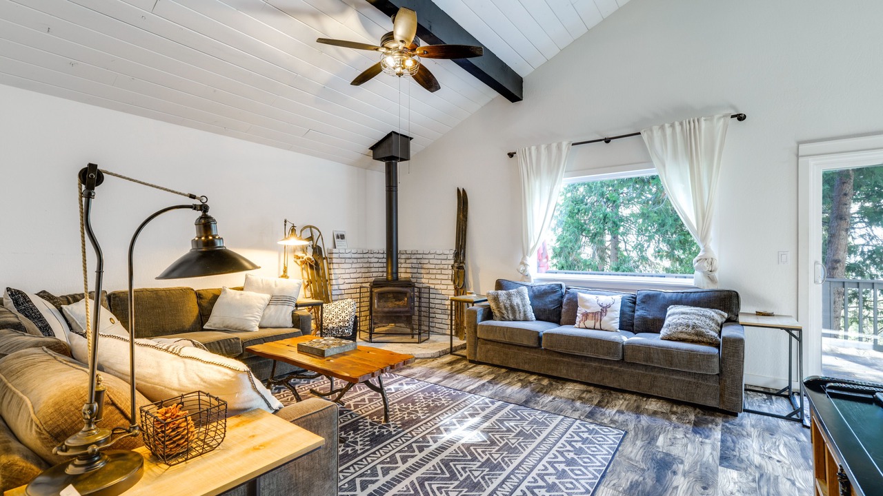 Photo of Livingroom in Cold Springs
