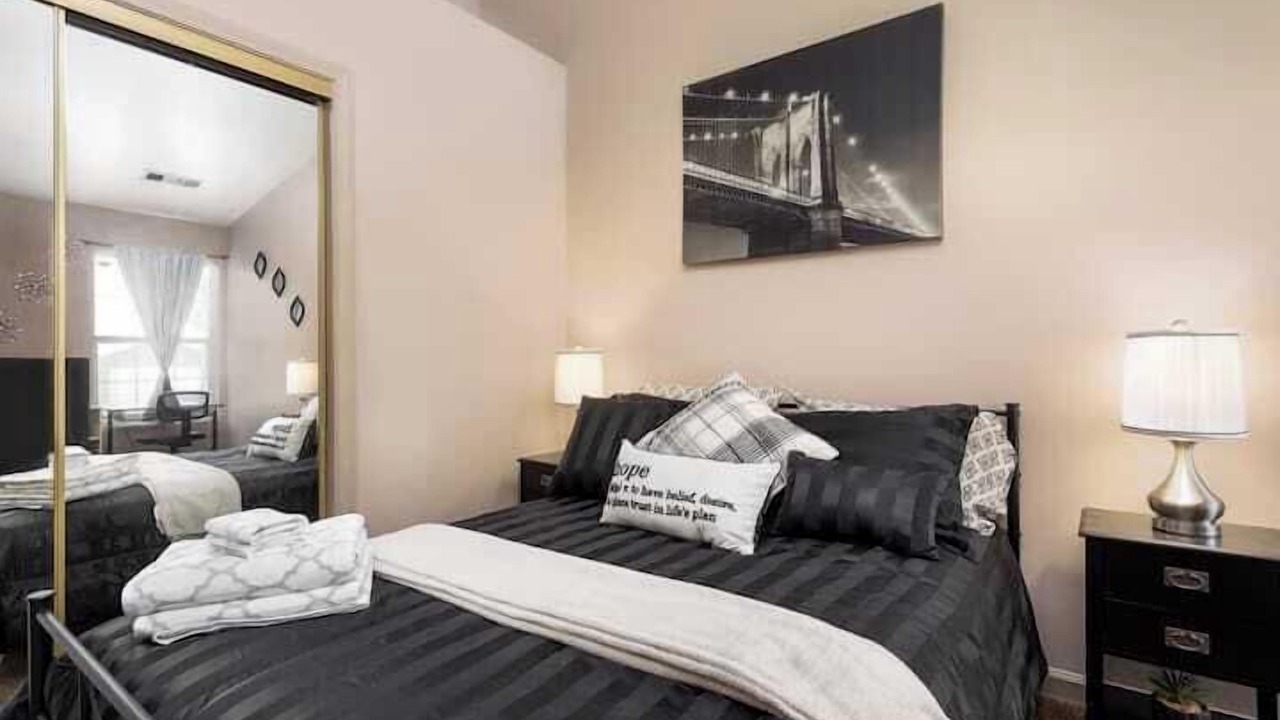 Photo of Bedroom in Greenacres