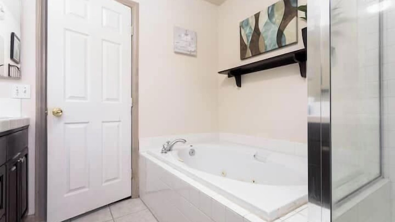 Photo of Bathroom in Greenacres