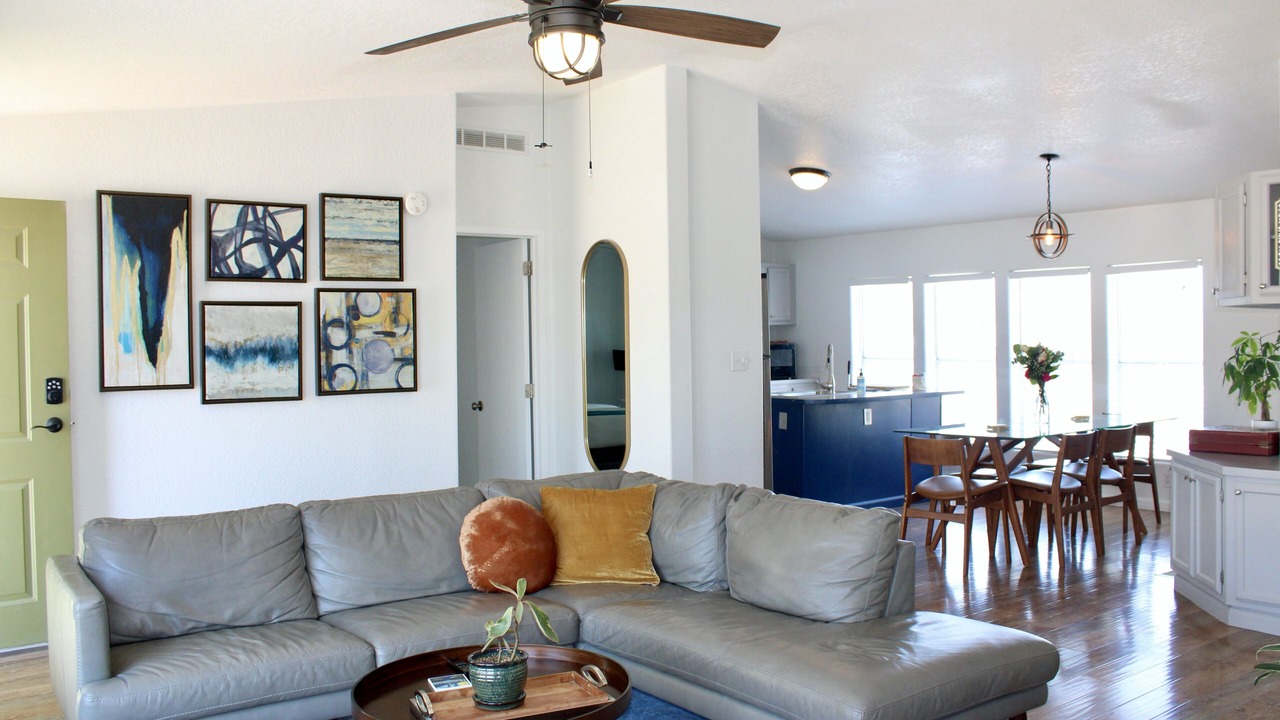 Photo of Livingroom in Tecopa