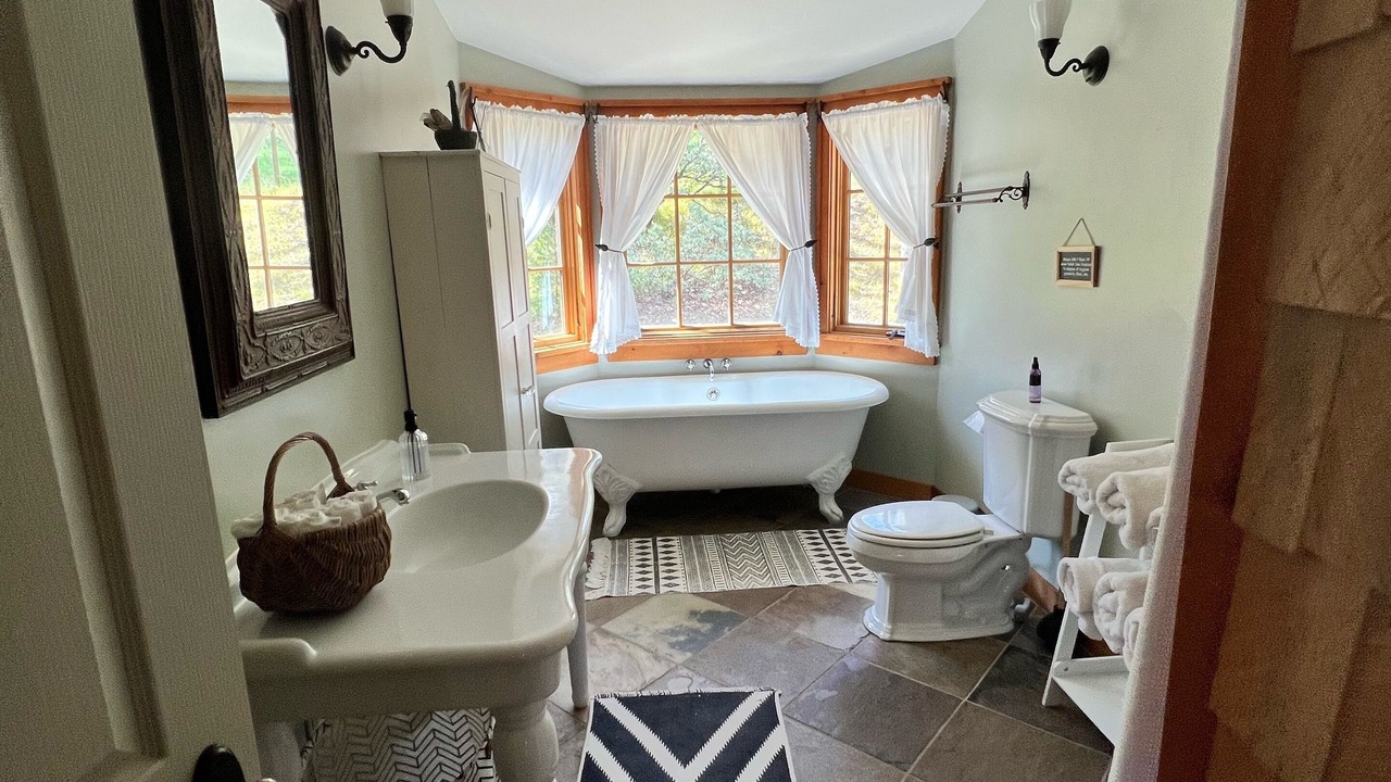 Photo of Bathroom in Miramonte