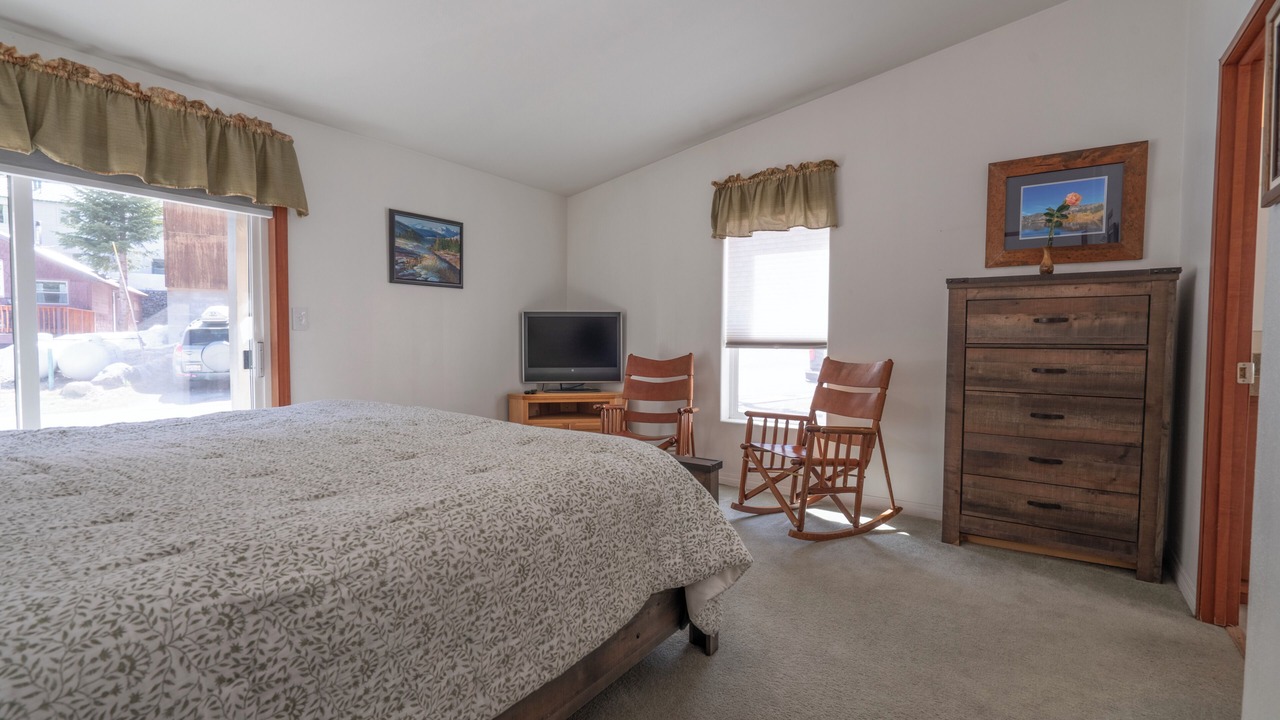 Photo of Bedroom in June Lake