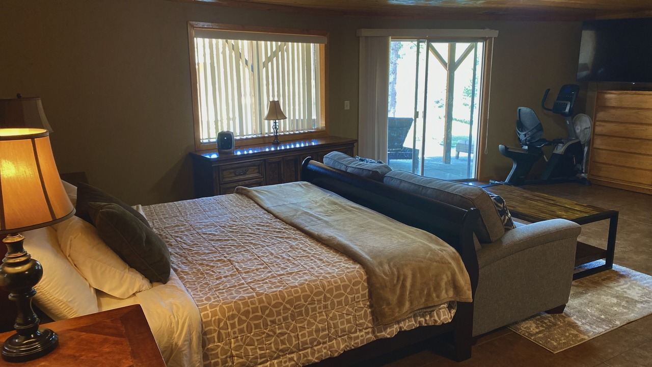 Photo of Bedroom in Groveland