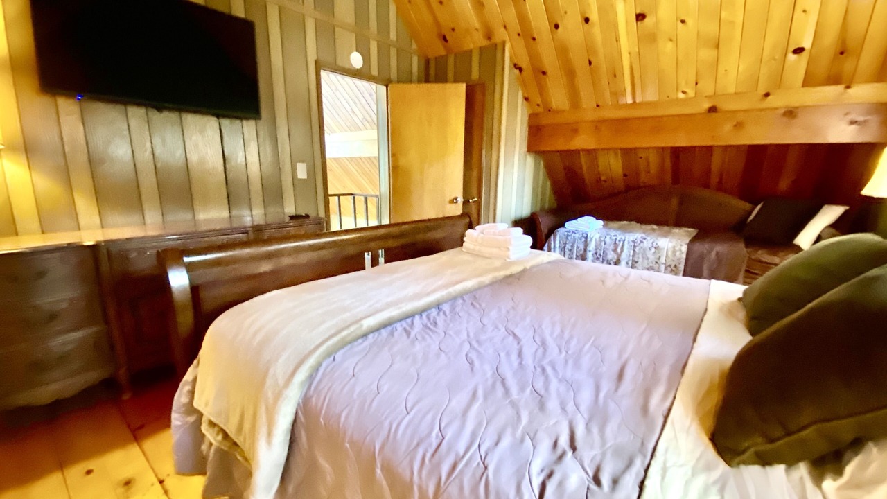 Photo of Bedroom in Groveland