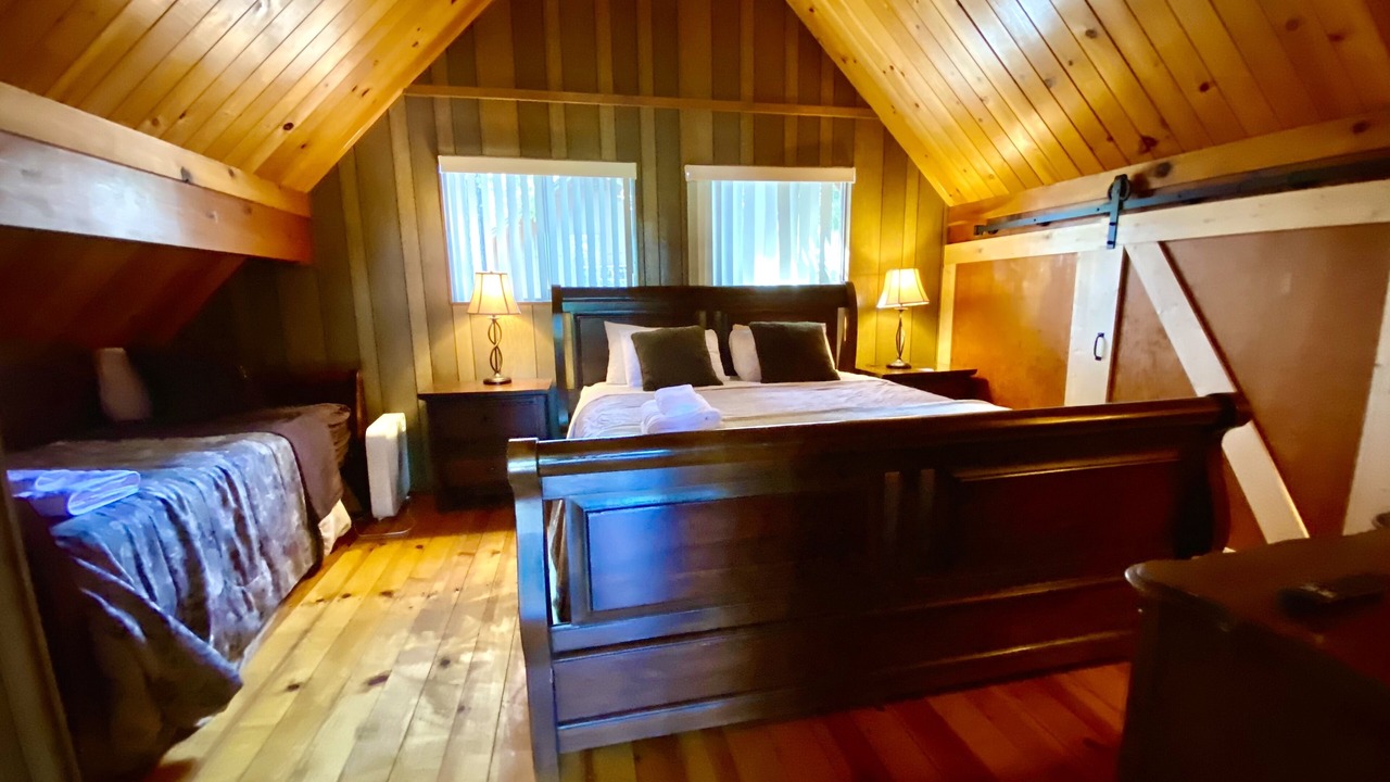 Photo of Bedroom in Groveland