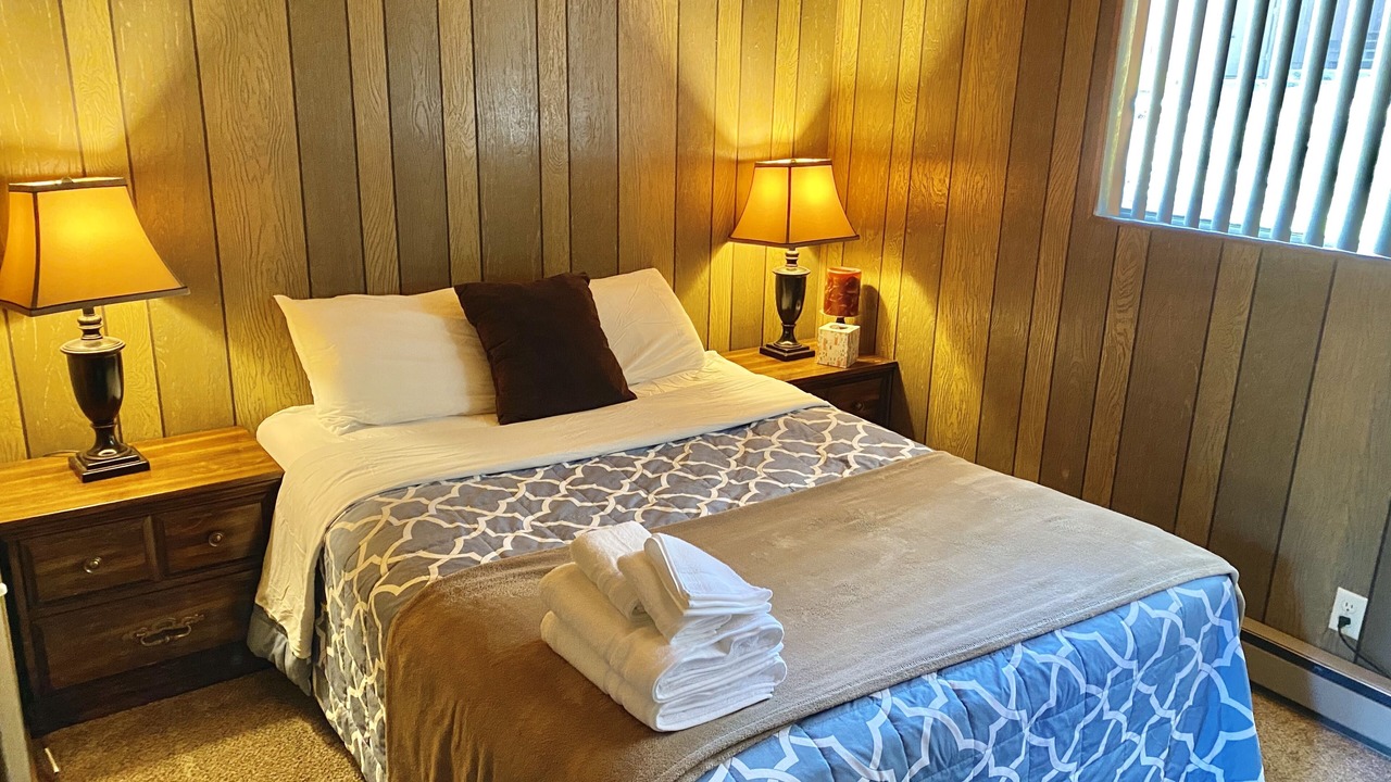 Photo of Bedroom in Groveland