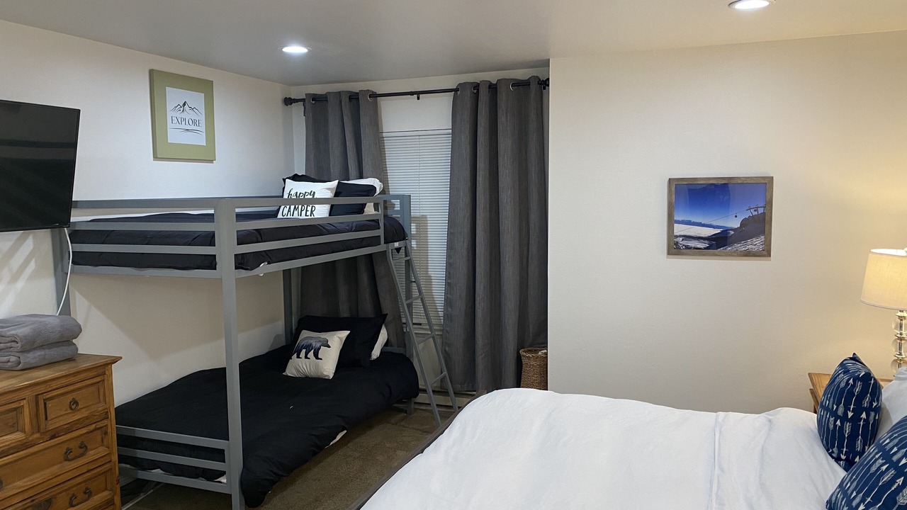 Photo of Bedroom in Mammoth Lakes