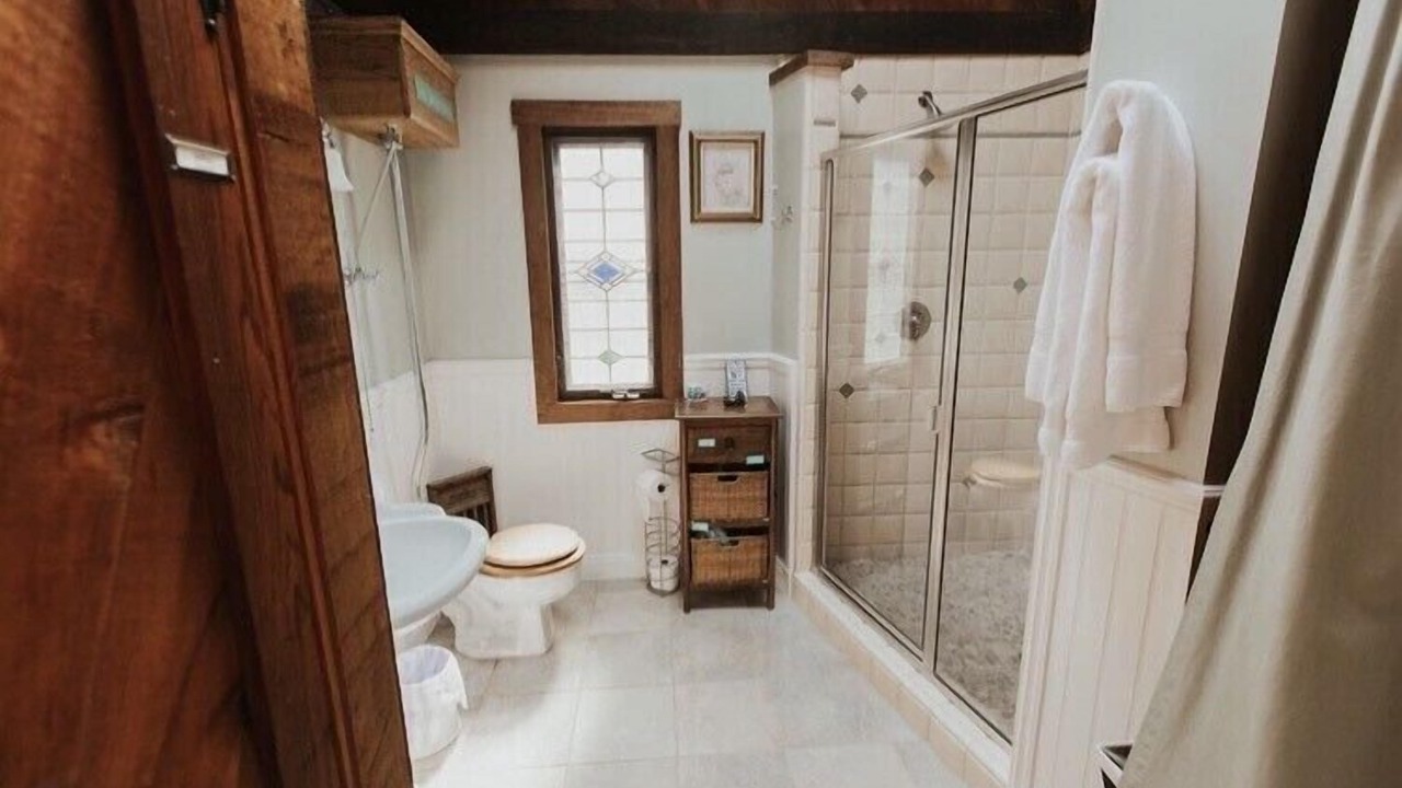 Photo of Bathroom in Cazadero