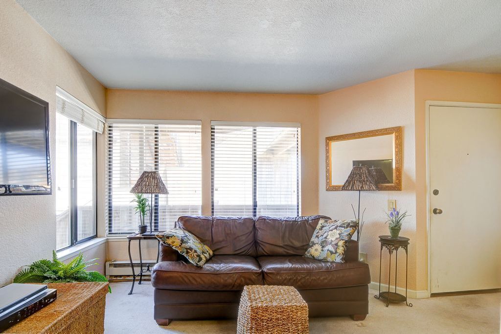 Photo of Livingroom in Monterey