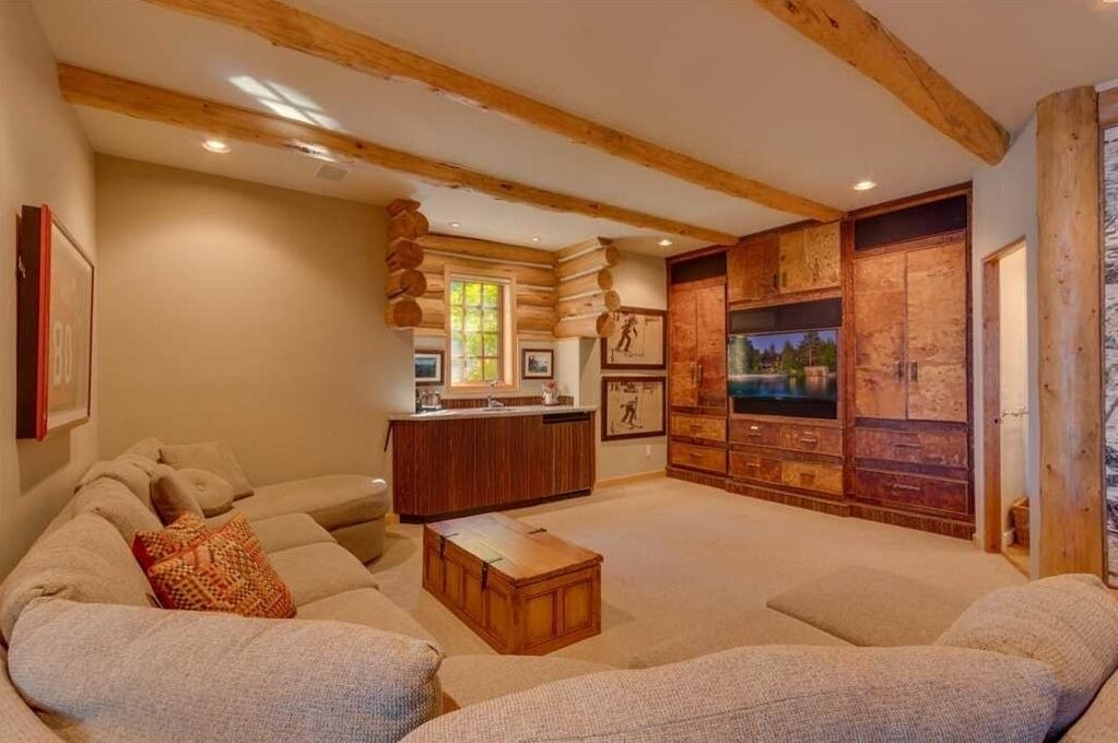 Photo of Livingroom in Tahoma
