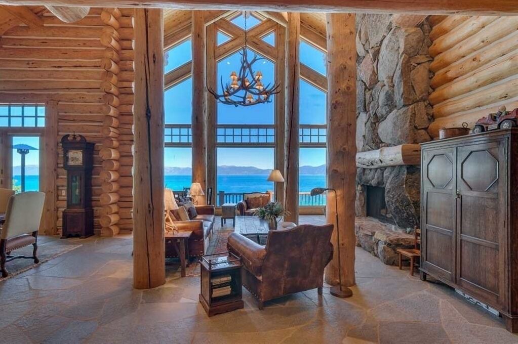Photo of Livingroom in Tahoma