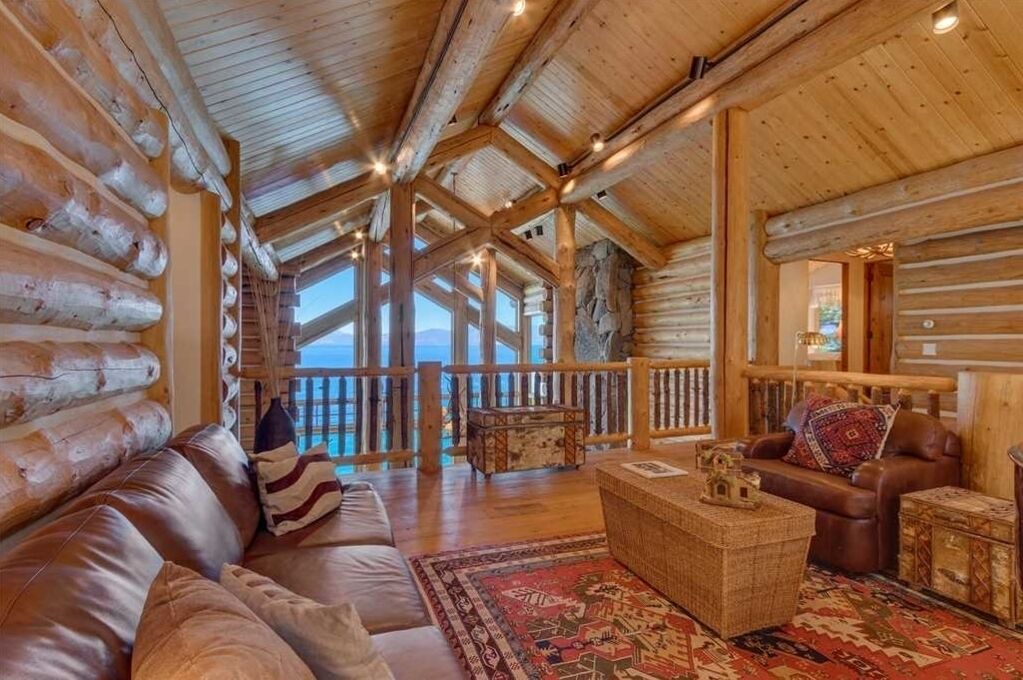Photo of Livingroom in Tahoma