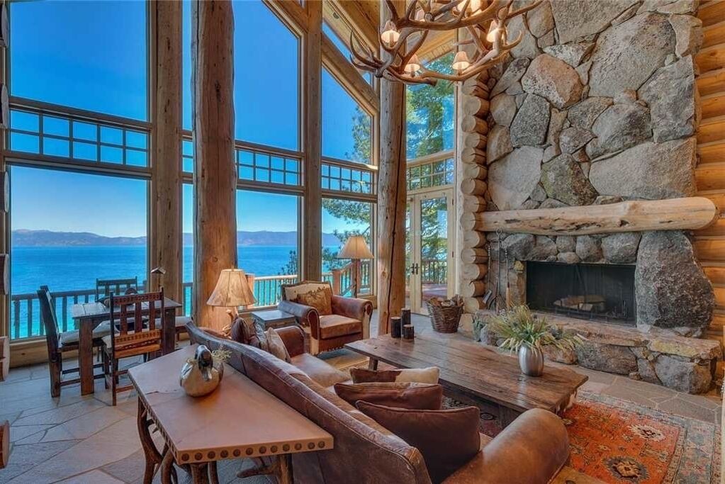 Photo of Livingroom in Tahoma