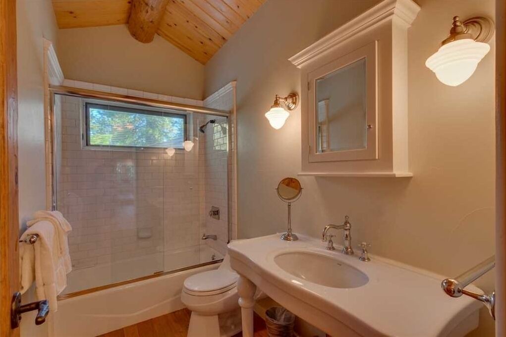 Photo of Bathroom in Tahoma