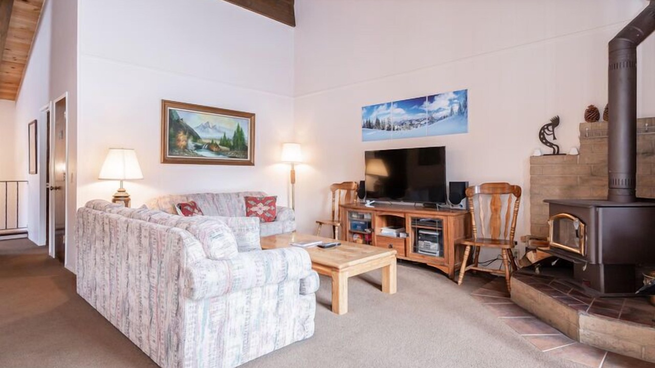 Photo of Bedroom in Mammoth Lakes