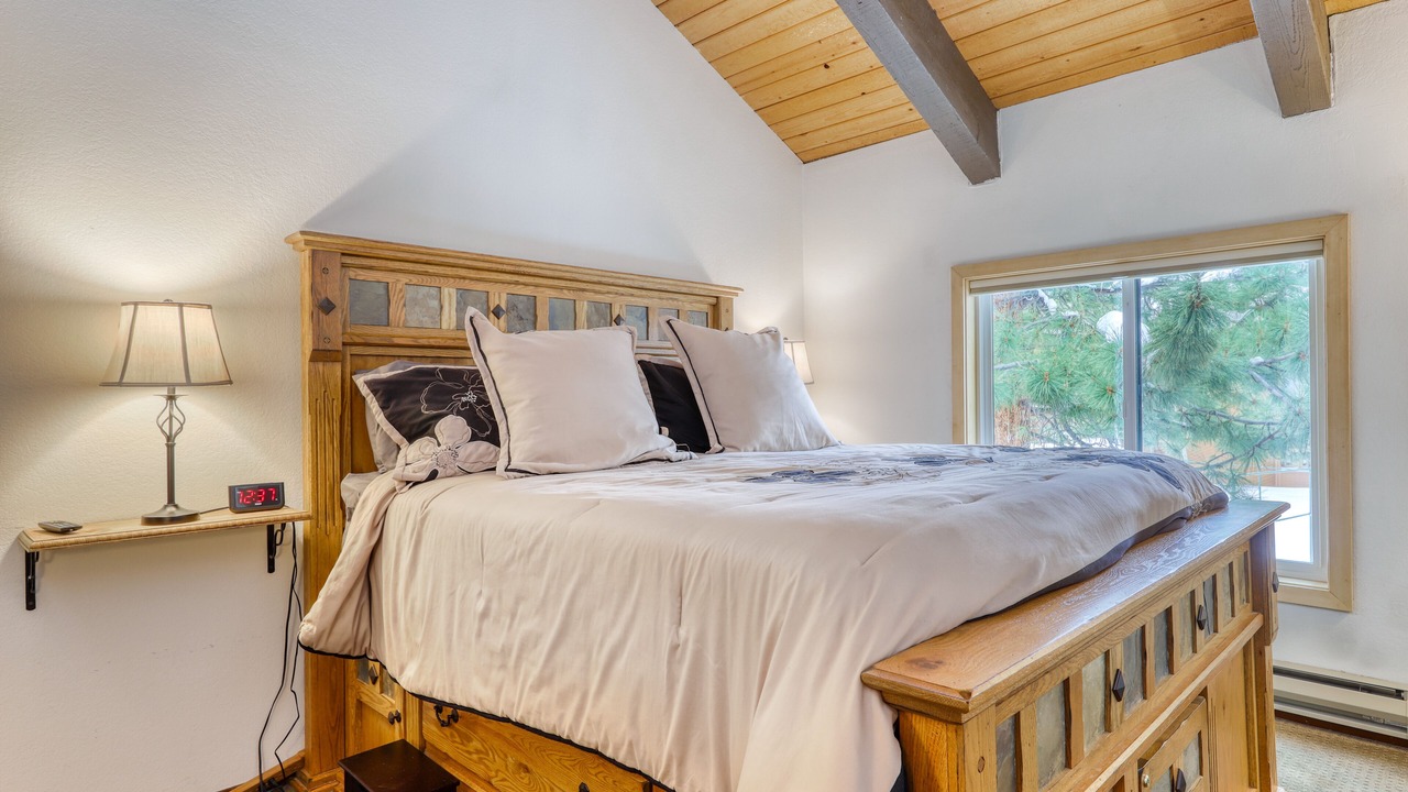 Photo of Bedroom in Mammoth Lakes