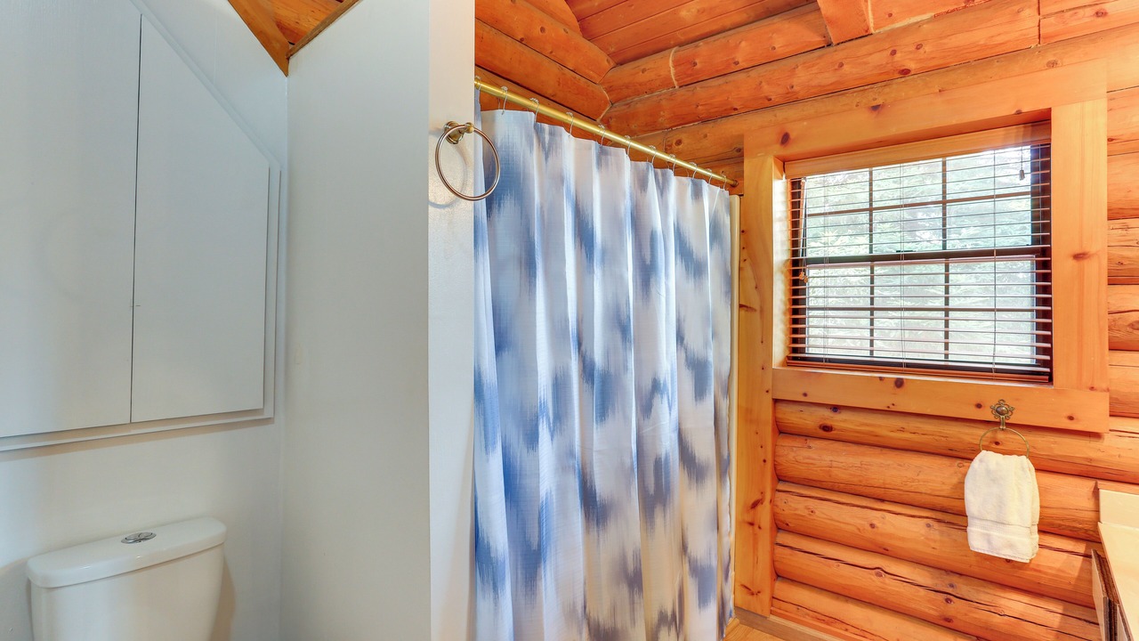 Photo of Bathroom in Cottonwood