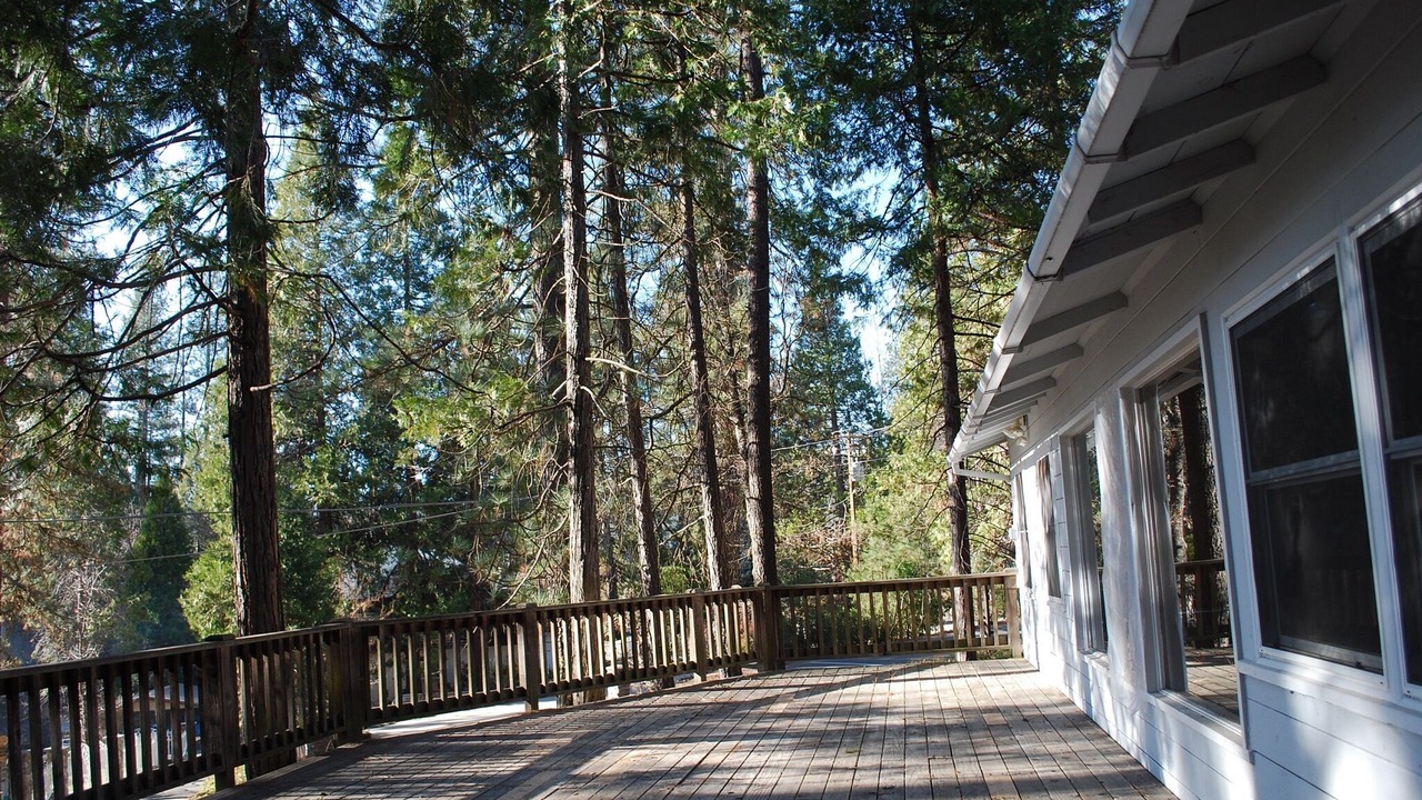 Photo of Patio Balcony in Bass Lake