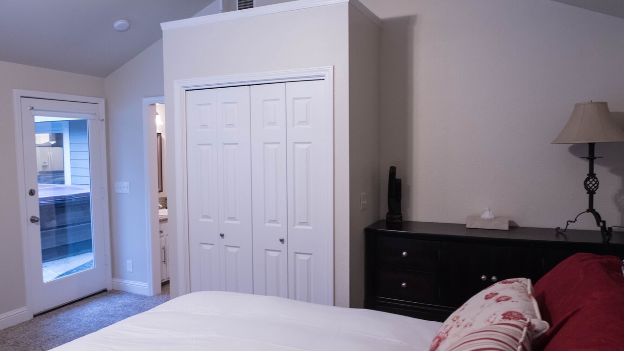 Photo of Bedroom in Raisin
