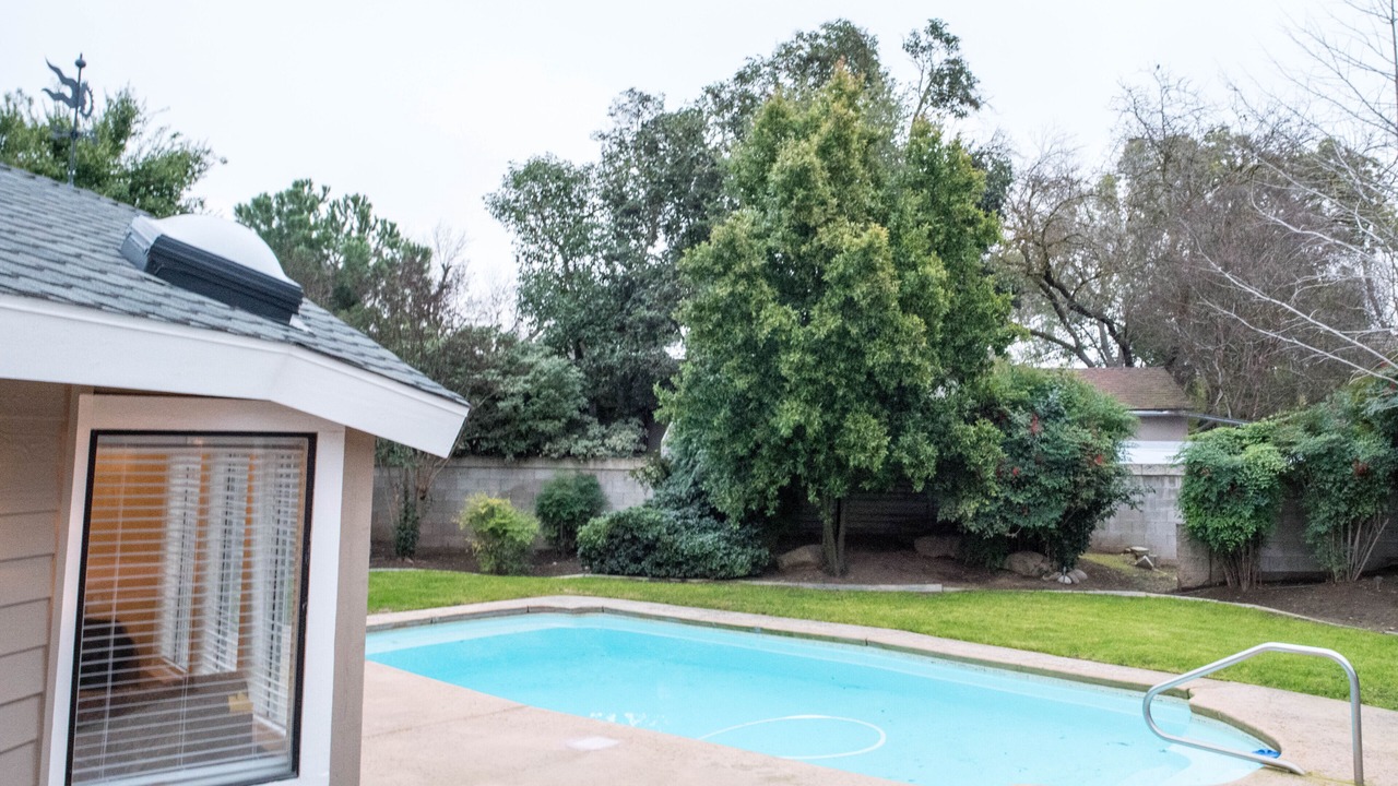 Photo of Outdoor in Raisin