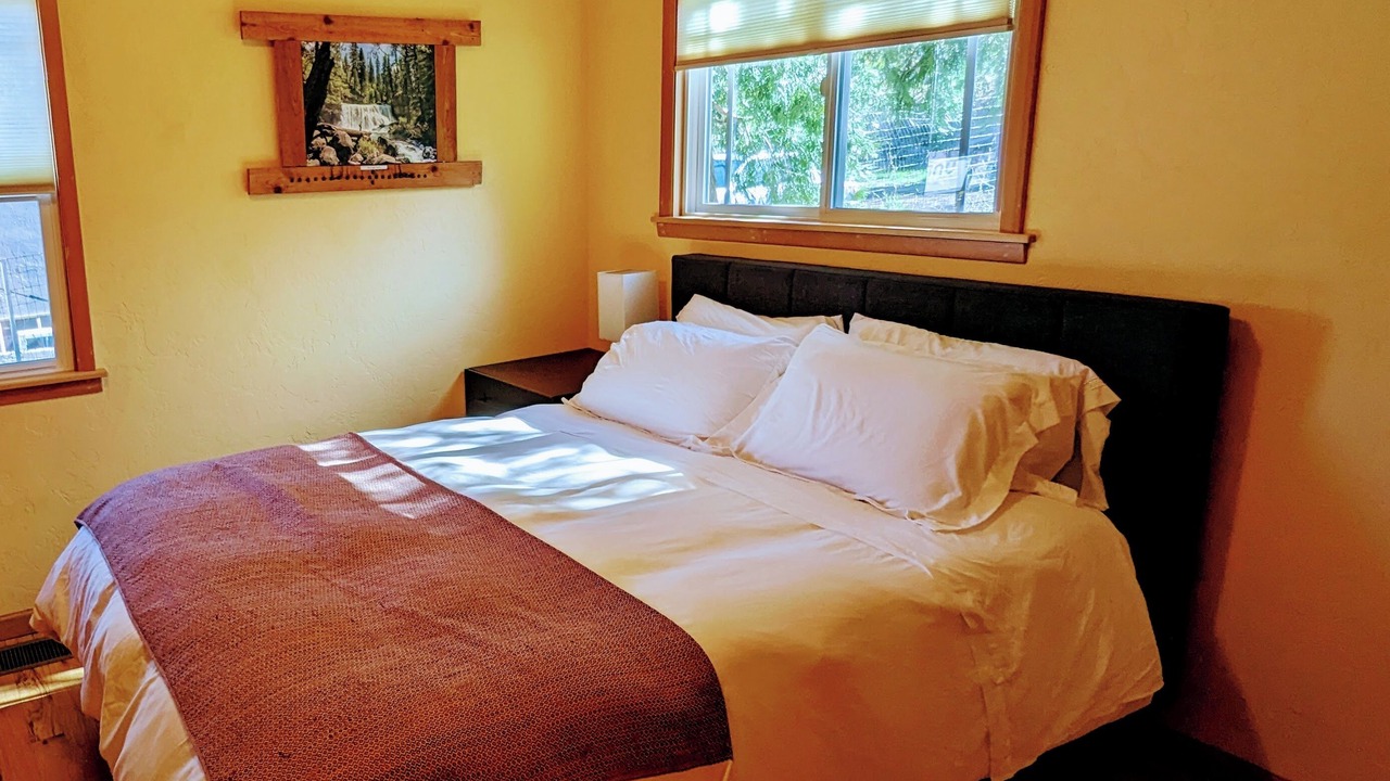 Photo of Bedroom in Mount Shasta