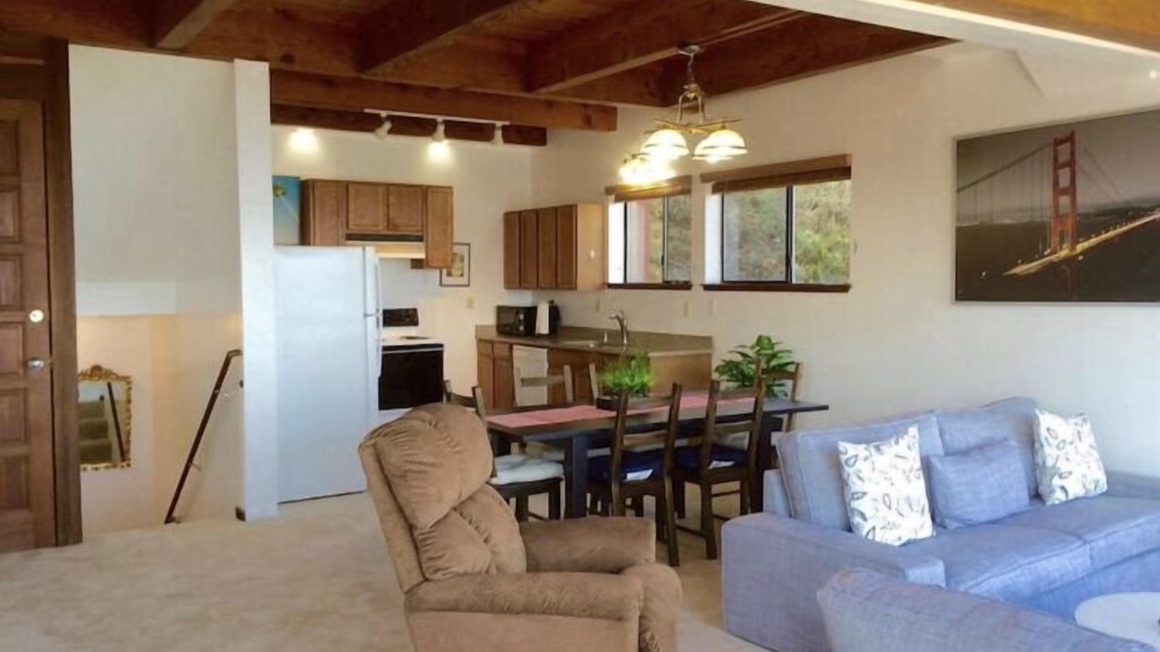 Photo of Livingroom in Pacifica