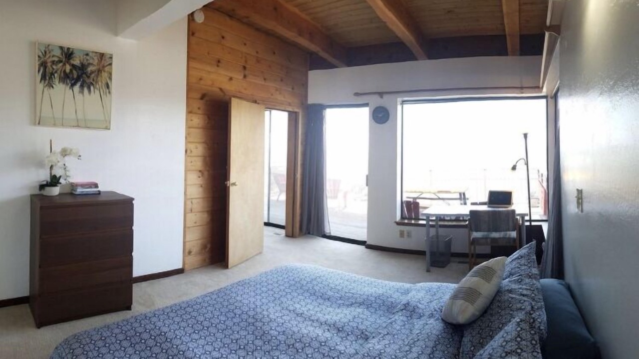 Photo of Bedroom in Pacifica
