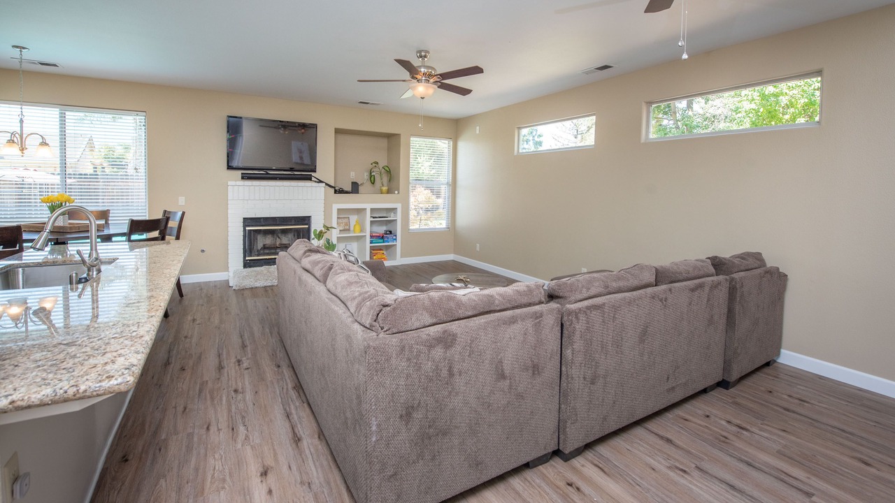 Photo of Livingroom in Roosevelt