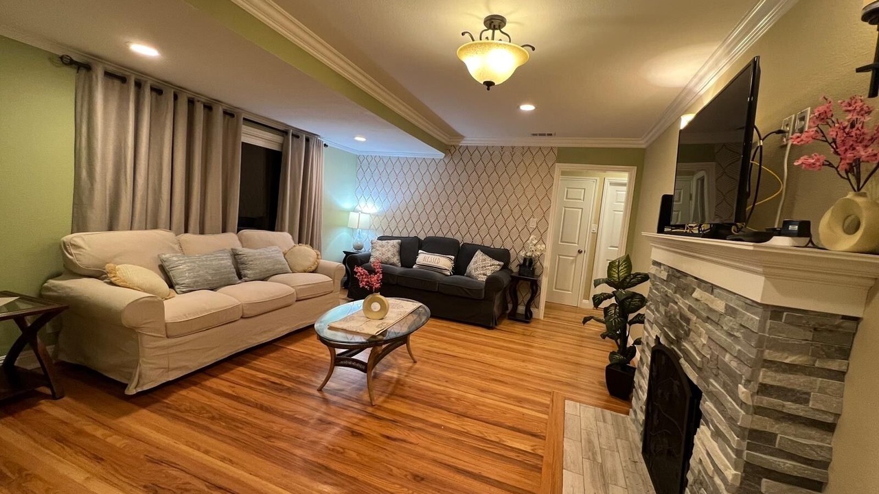 Photo of Livingroom in Danville