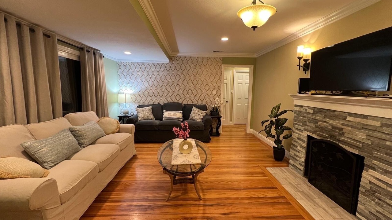 Photo of Livingroom in Danville