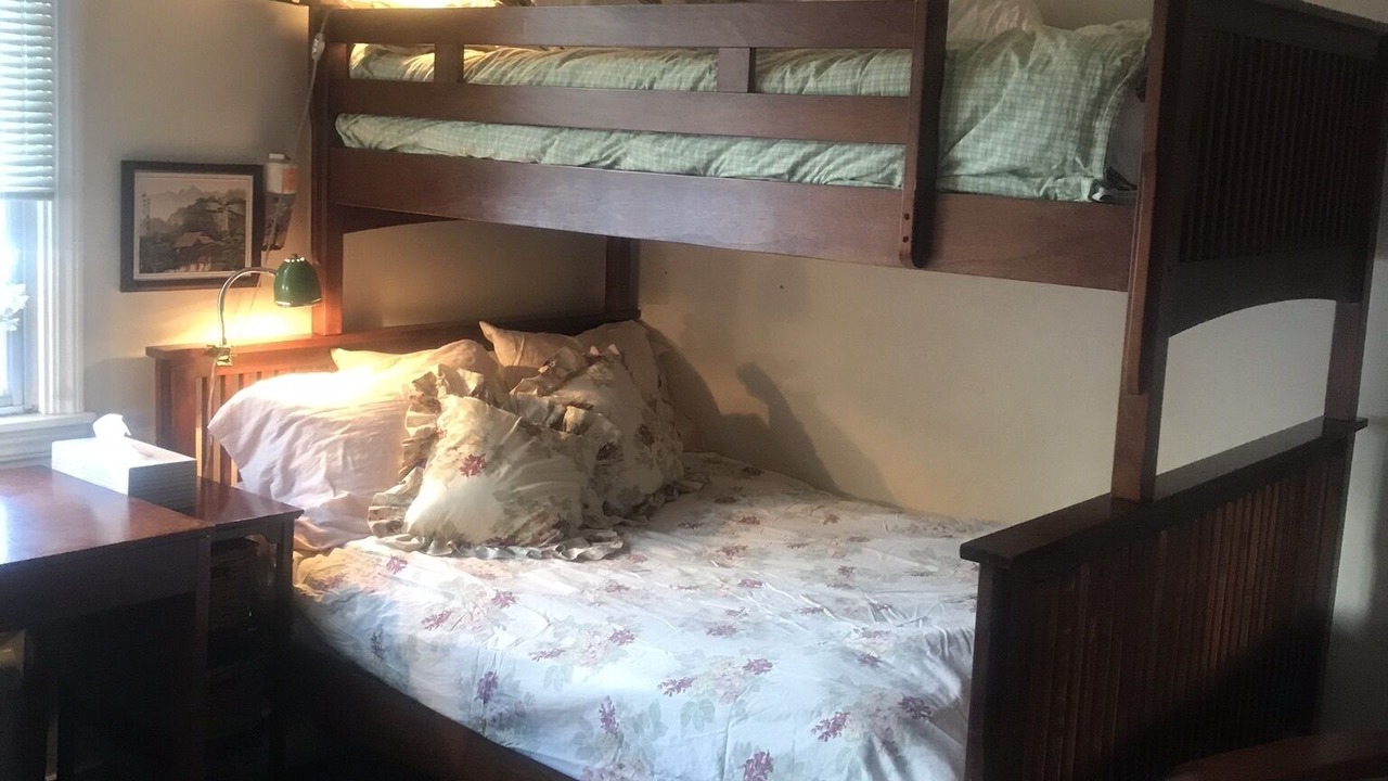 Photo of Bedroom in Oak Manor