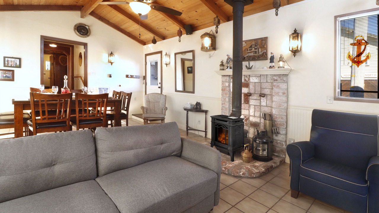 Photo of Livingroom in Dillon Beach