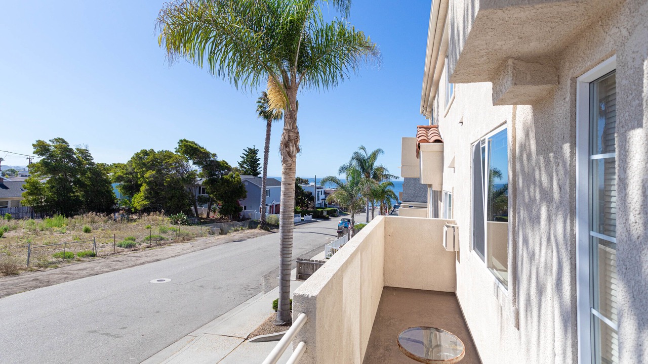 Photo of Patio Balcony in Motel District