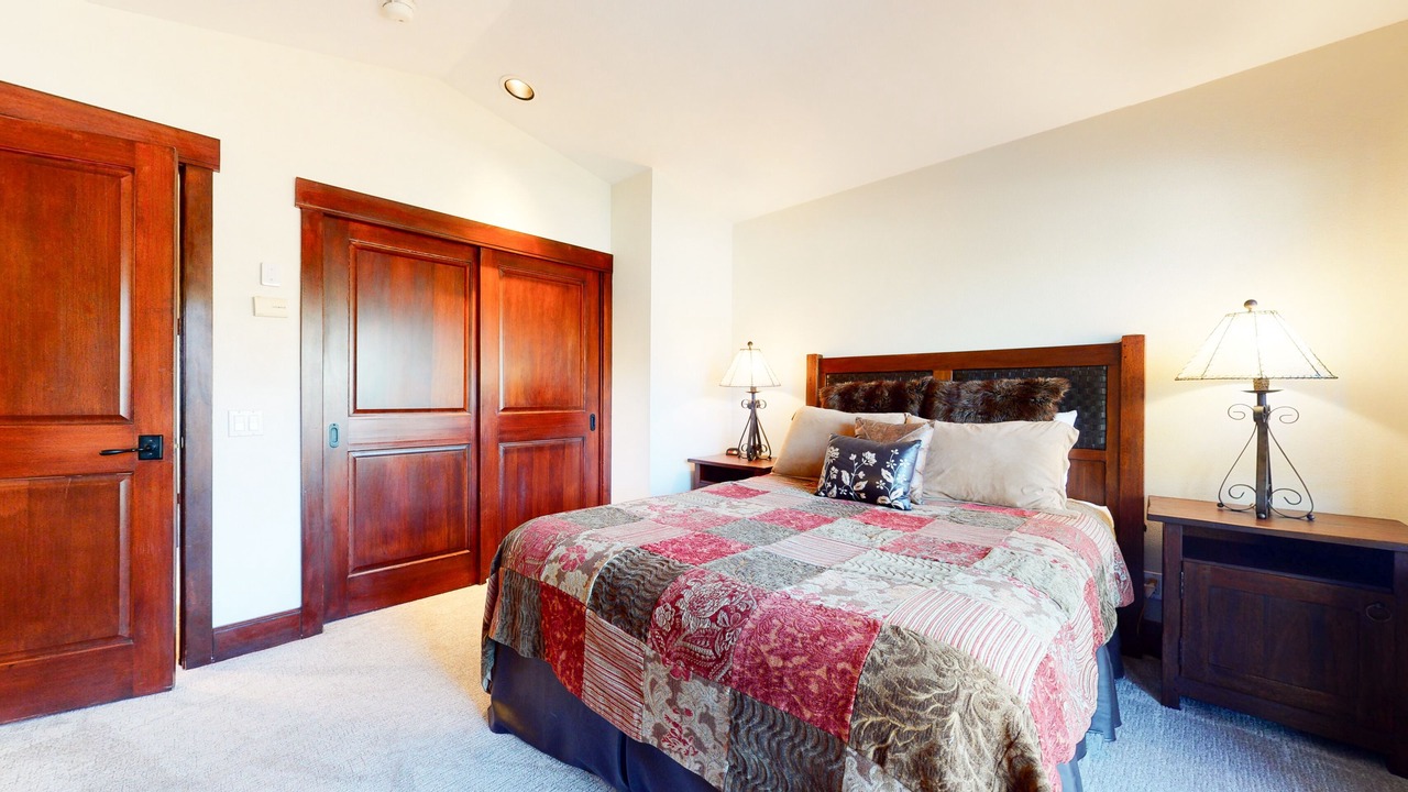 Photo of Bedroom in Mammoth Lakes