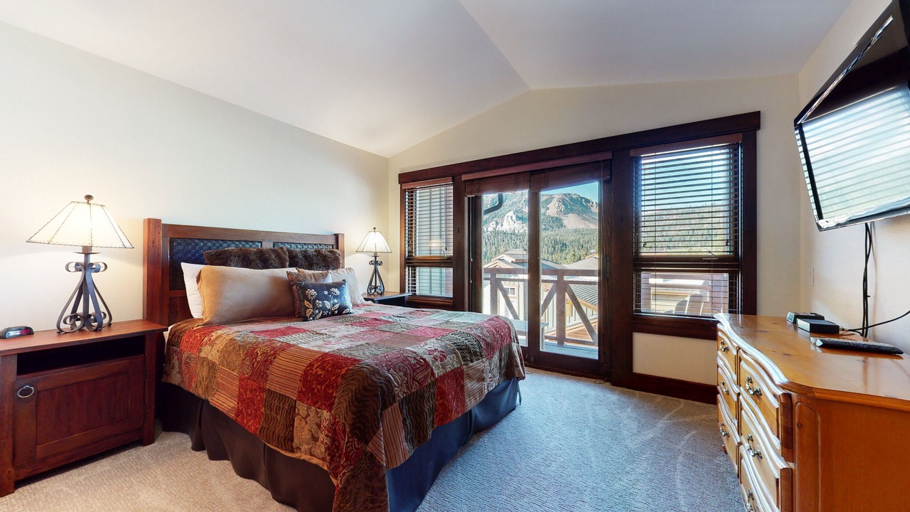 Photo of Bedroom in Mammoth Lakes
