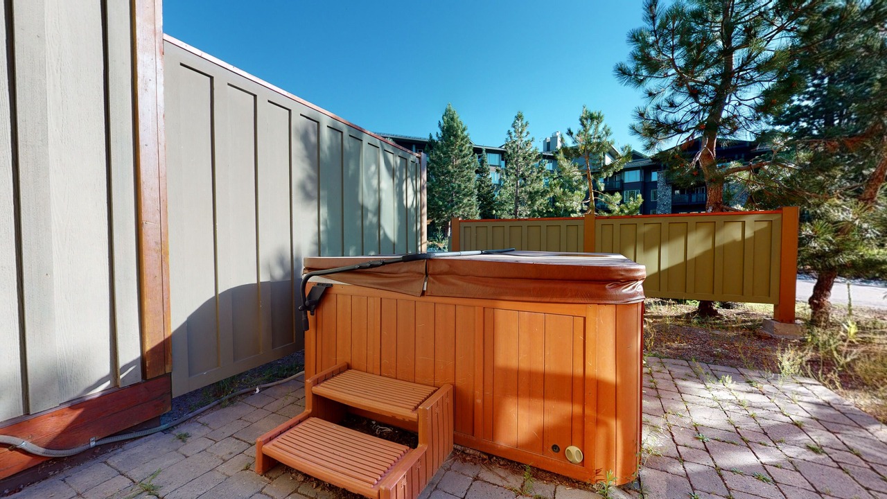 Photo of Outdoor in Mammoth Lakes