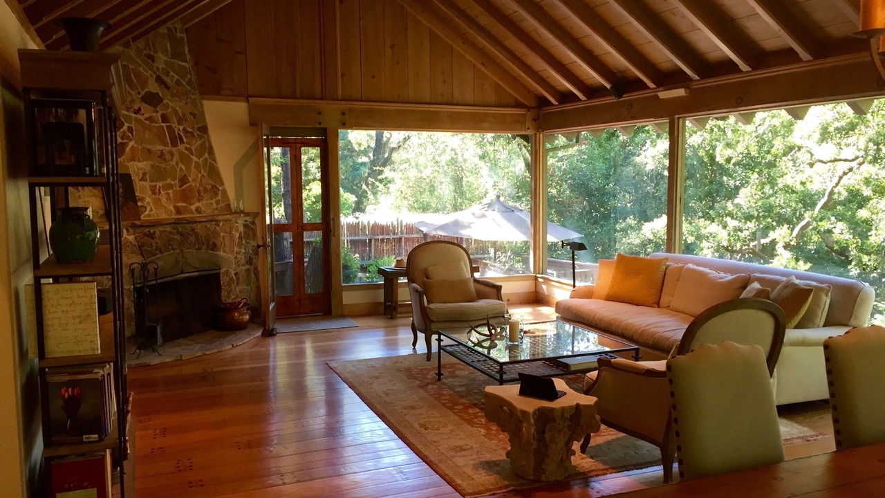 Photo of Livingroom in Fairfax