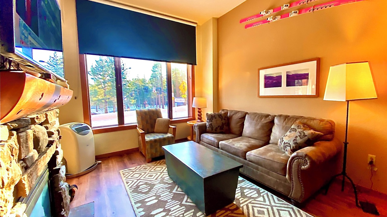 Photo of Livingroom in Mammoth Lakes