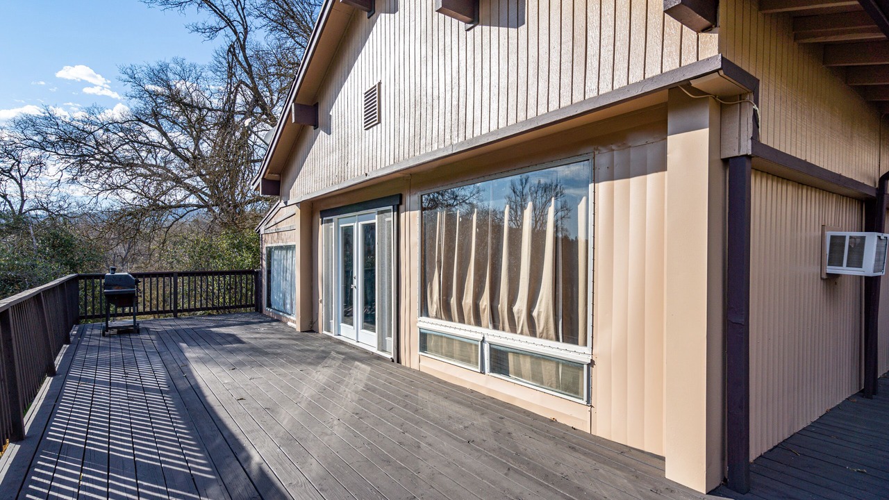 Photo of Patio Balcony in Oakhurst