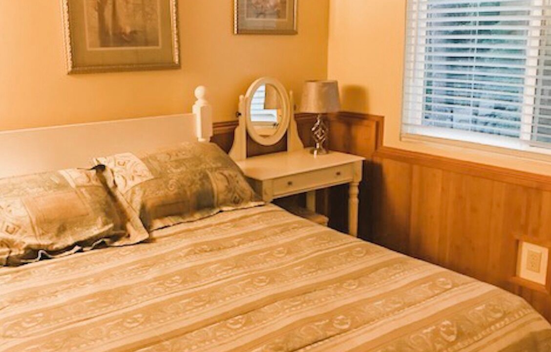 Photo of Bedroom in Groveland