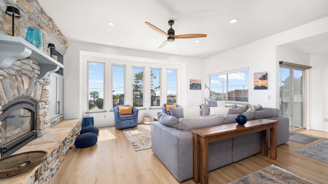 Photo of Livingroom in Marine Terrace