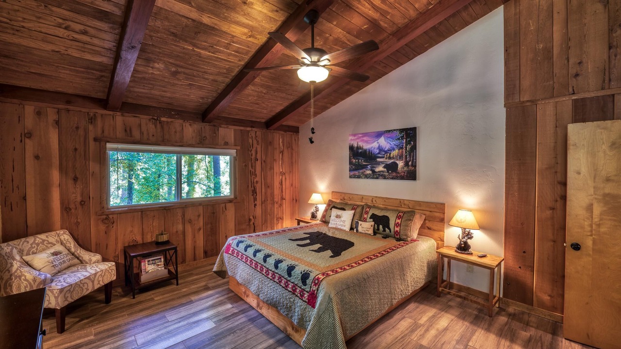 Photo of Bedroom in Yosemite Forks