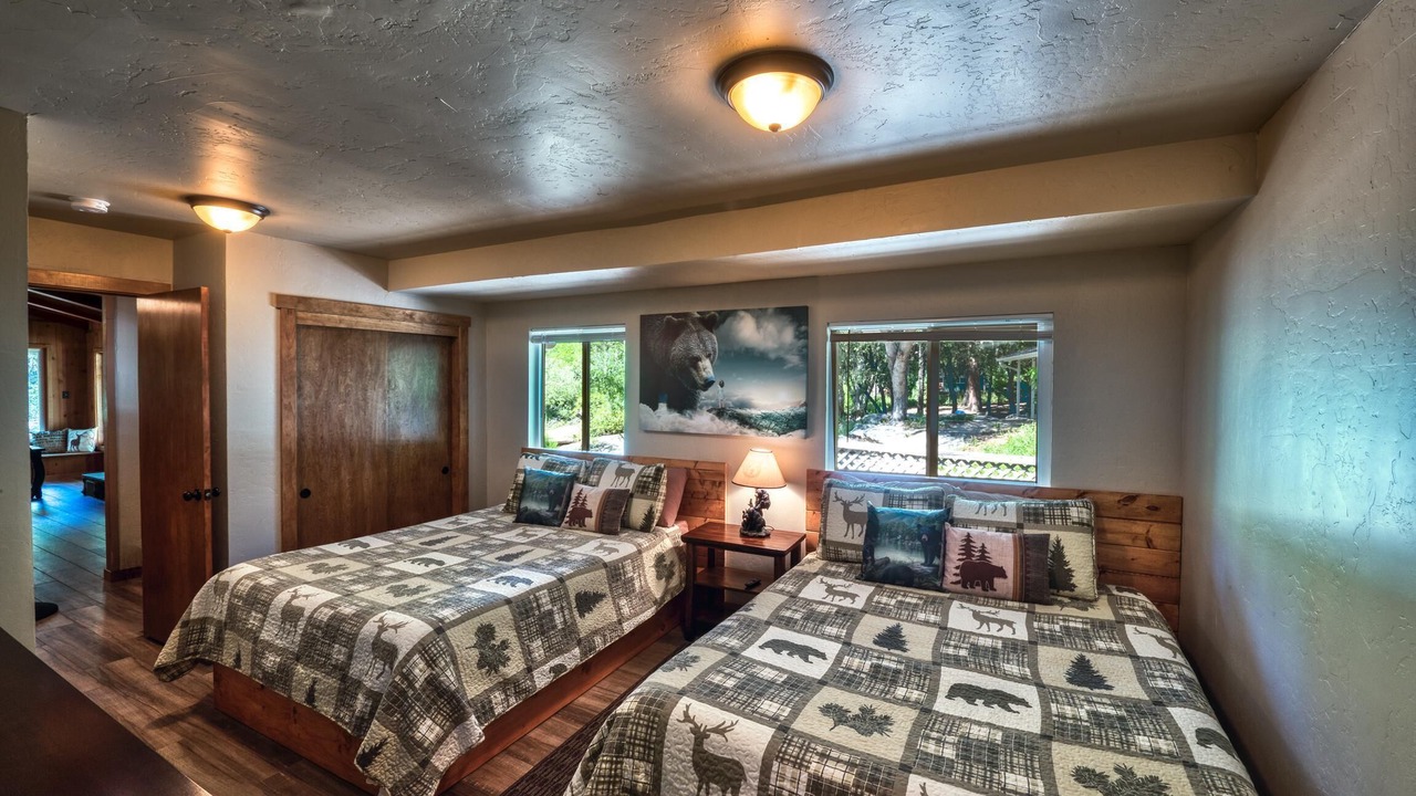 Photo of Bedroom in Yosemite Forks