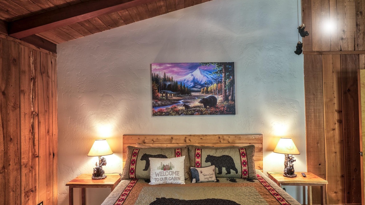 Photo of Bedroom in Yosemite Forks