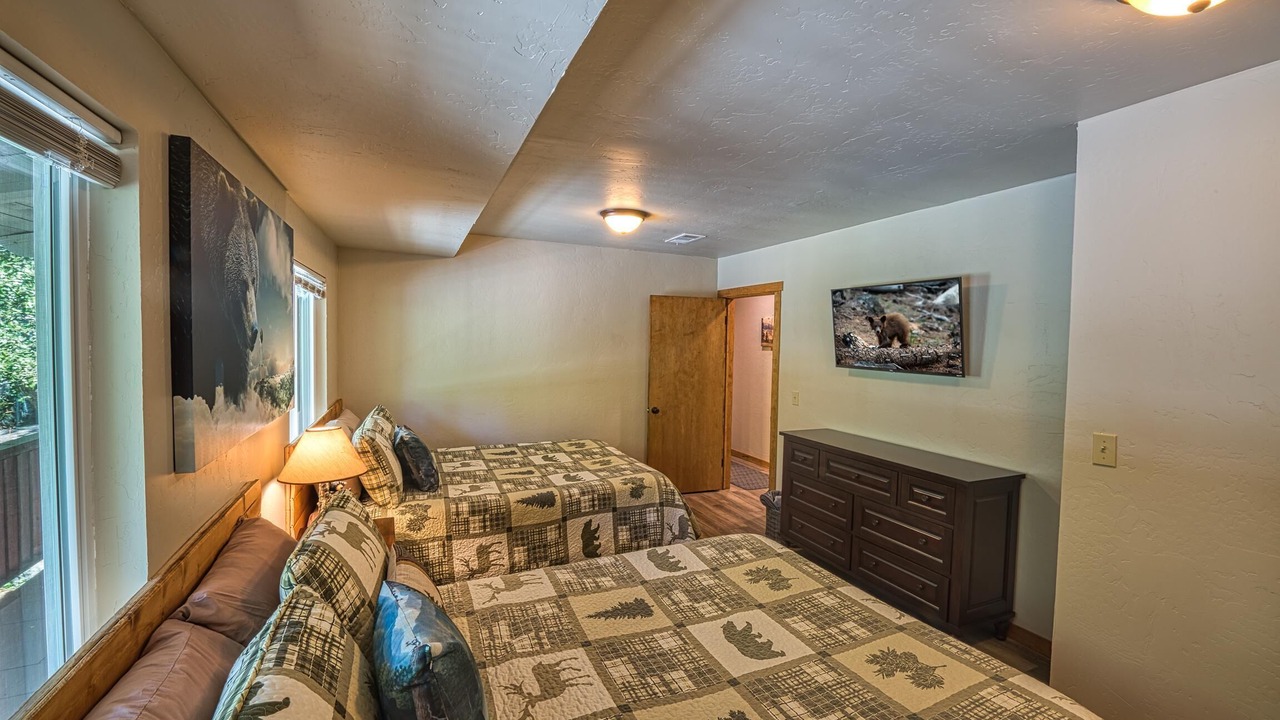 Photo of Bedroom in Yosemite Forks