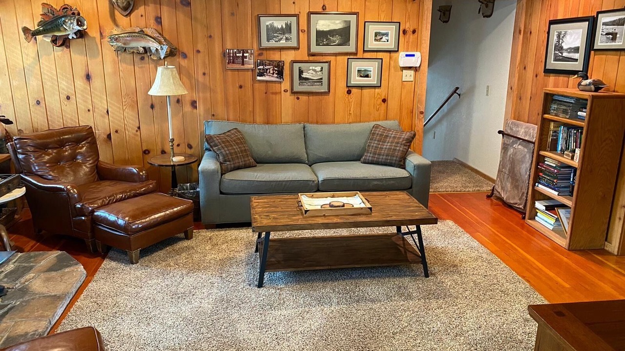 Photo of Livingroom in Oakhurst