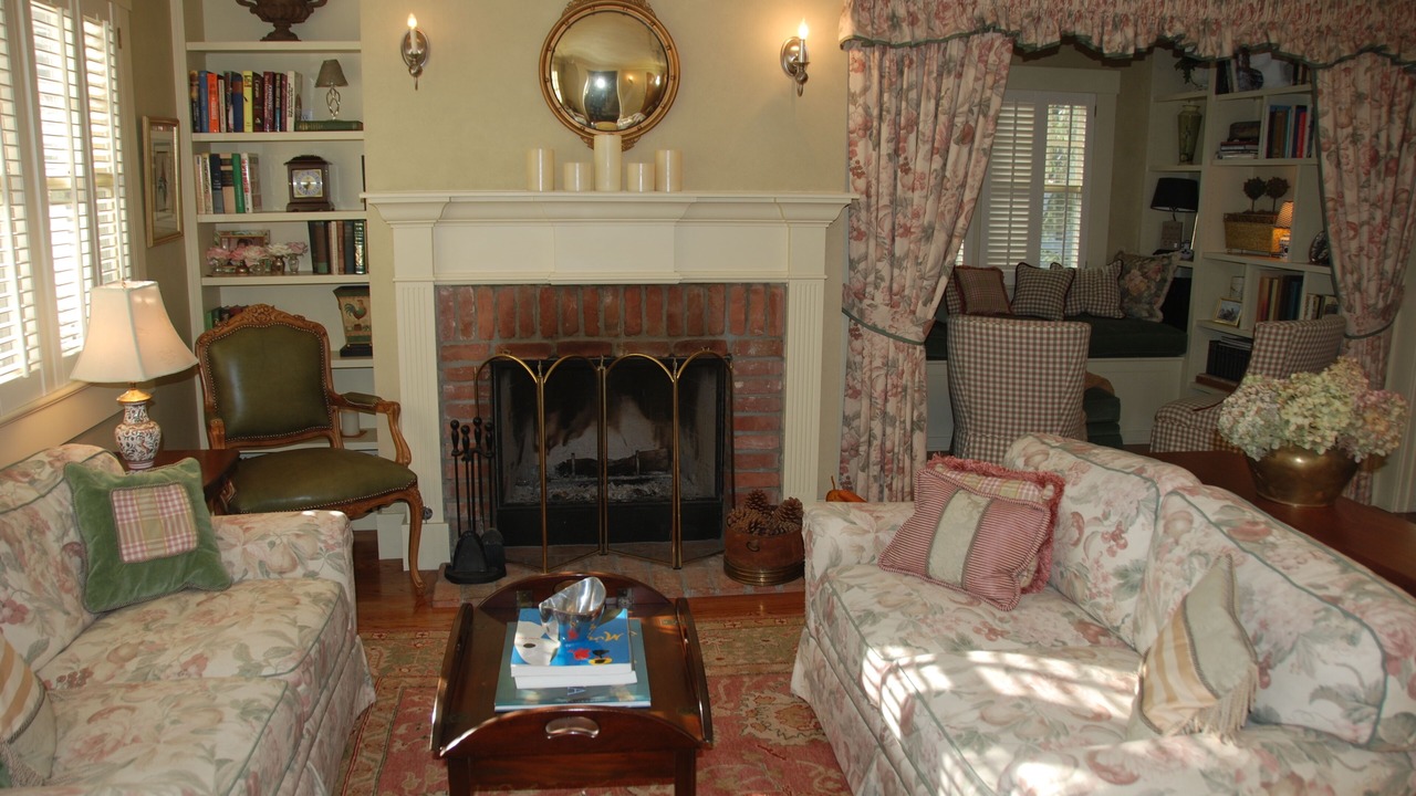 Photo of Livingroom in West Atherton