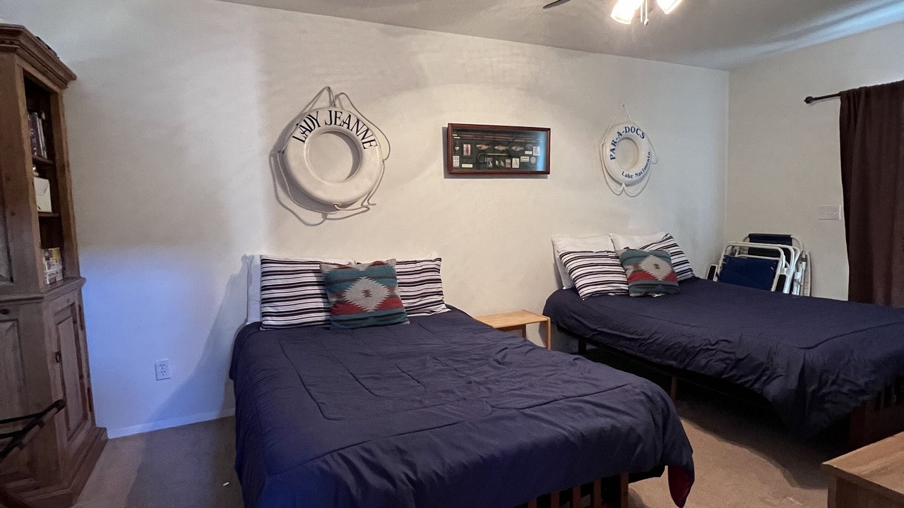 Photo of Bedroom in Oak Shores