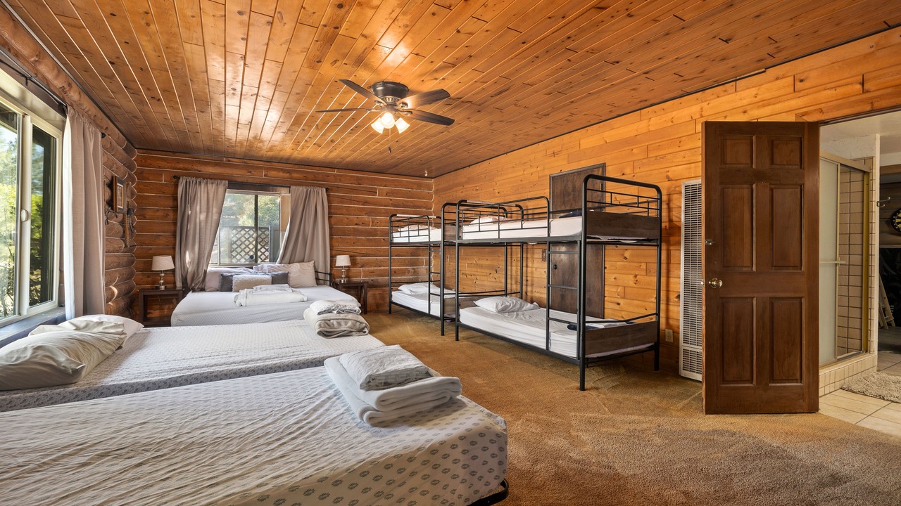 Photo of Bedroom in Wofford Heights