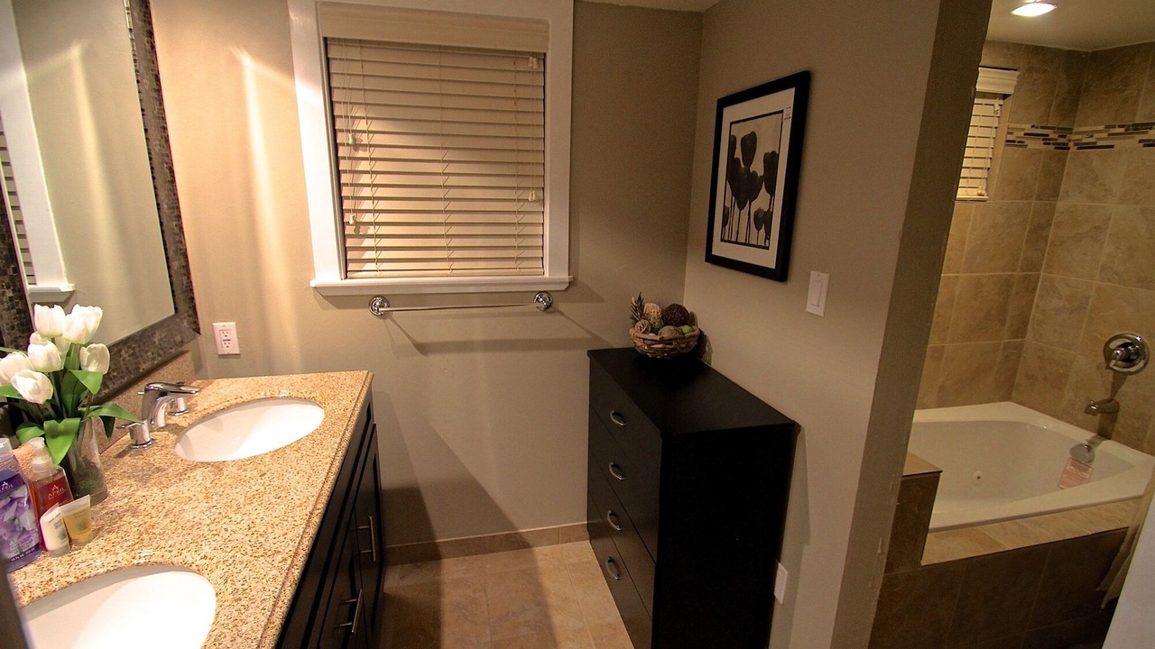 Photo of Bathroom in Lakeside Park